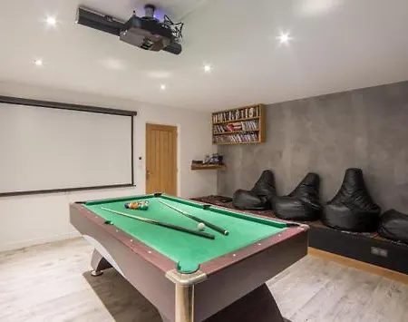 Les Chosalets Chalet Sleeps 20 Chalet *